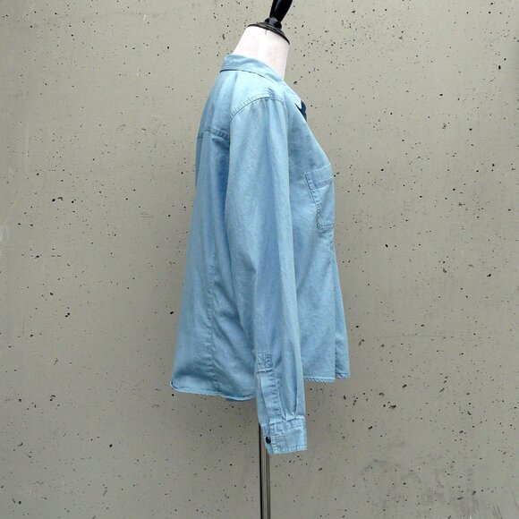 LIZ CLAIBORNE blue chambray / denim button-up shirt, medium, Philippines - Picture 5 of 8